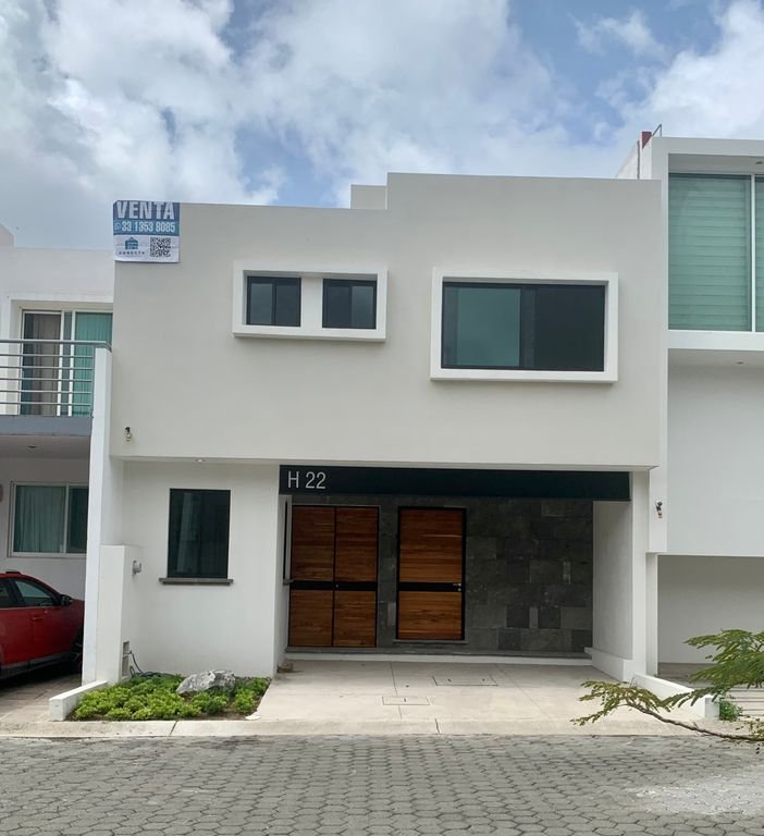 Hermosa Casa en Bosque Real en Condominio